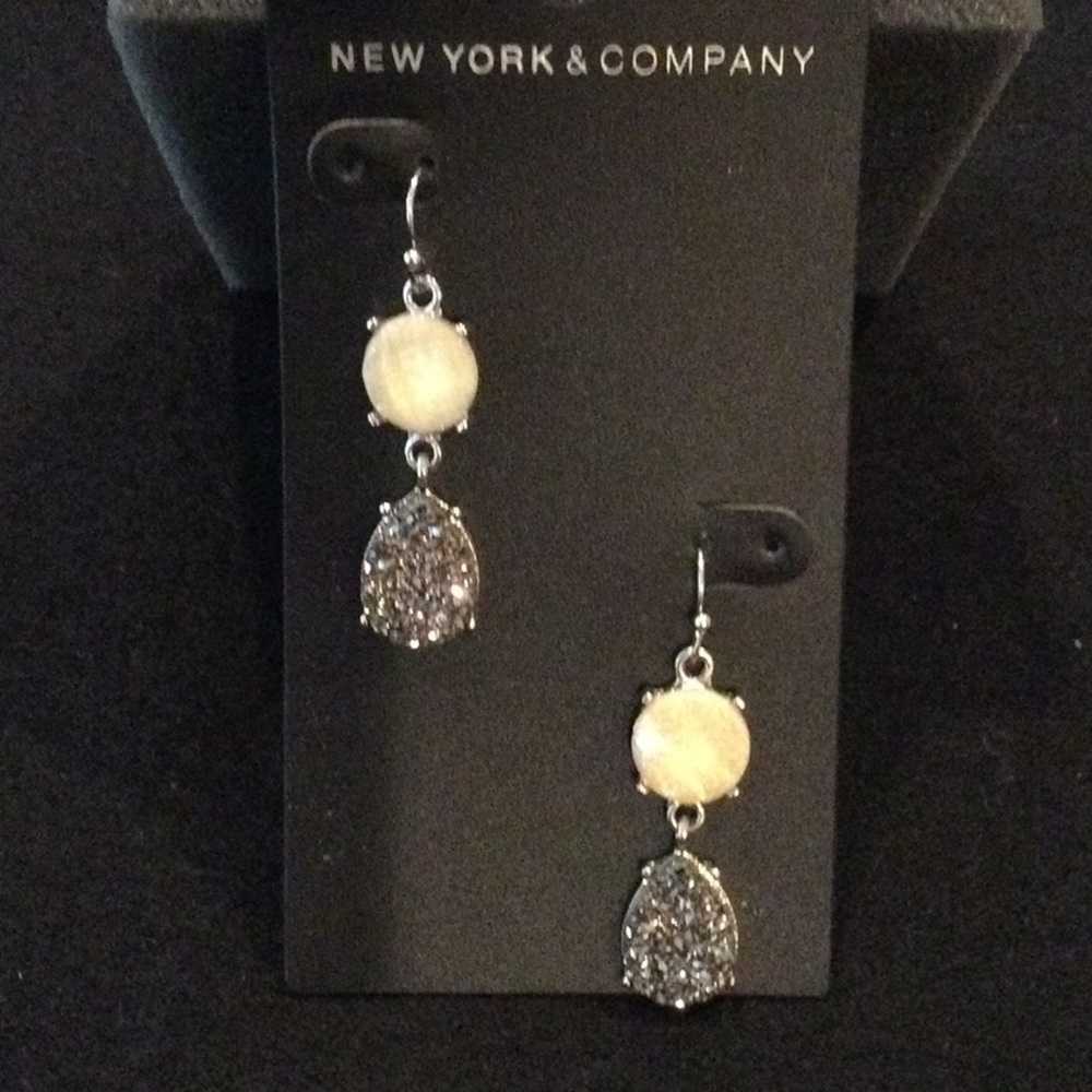 NWT Drop Earrings